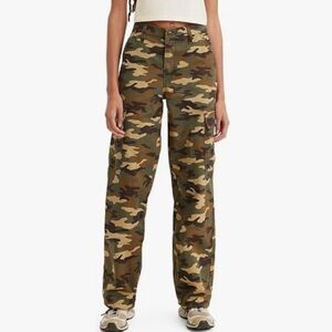 Levi's Women's Size 29x30 Camo Mid-Rise 94's Baggy Cargo Jeans